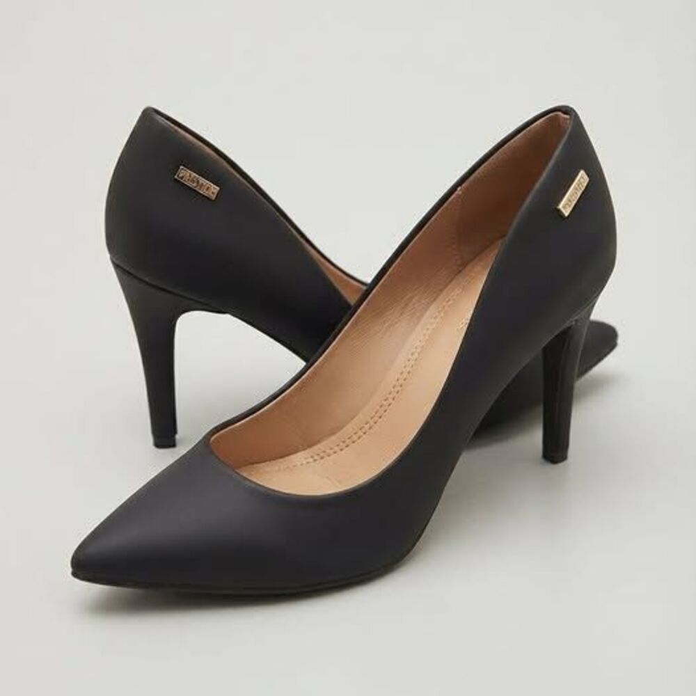 Prestige Women's Black Leather Pointed-Toe Stiletto Pumps